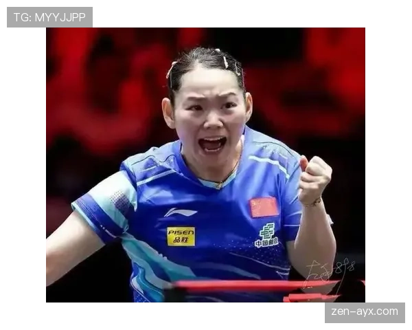 何卓佳训练完啃馒头那一下，真绷不住了